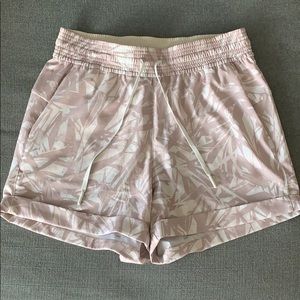 Lululemon palm short